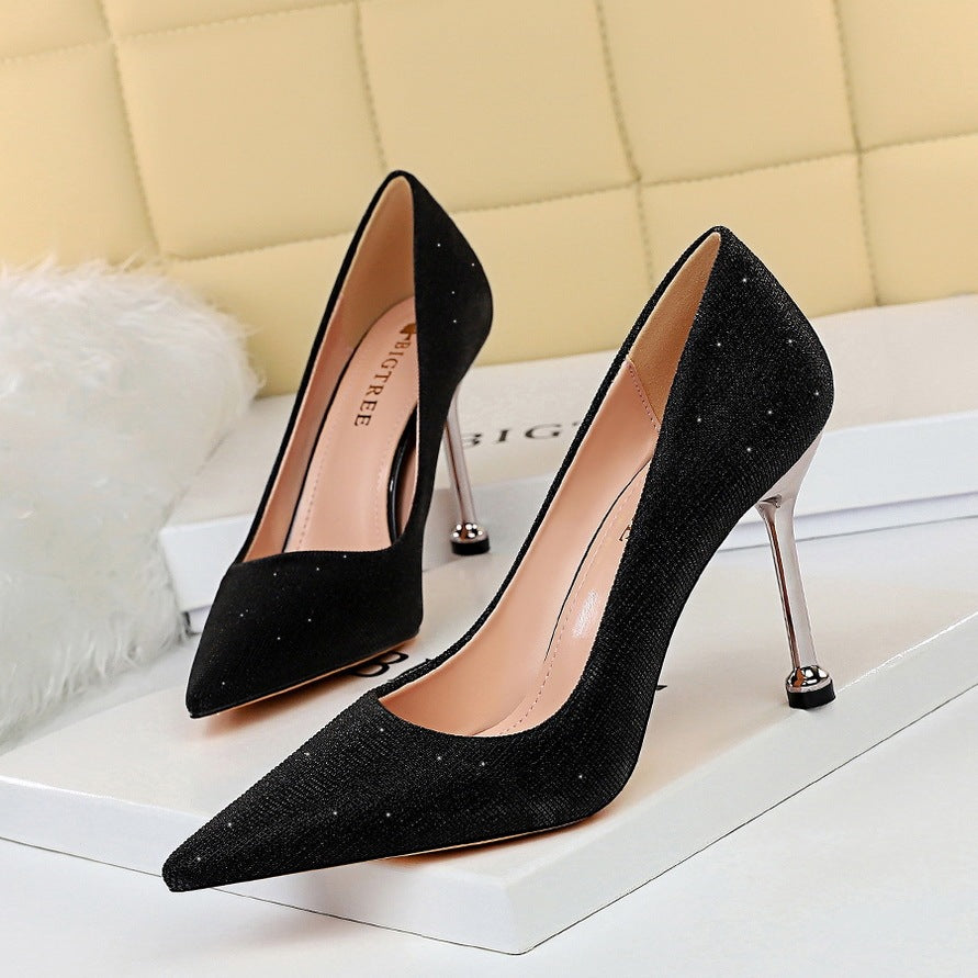 Shallow pointed toe sparkling high heels