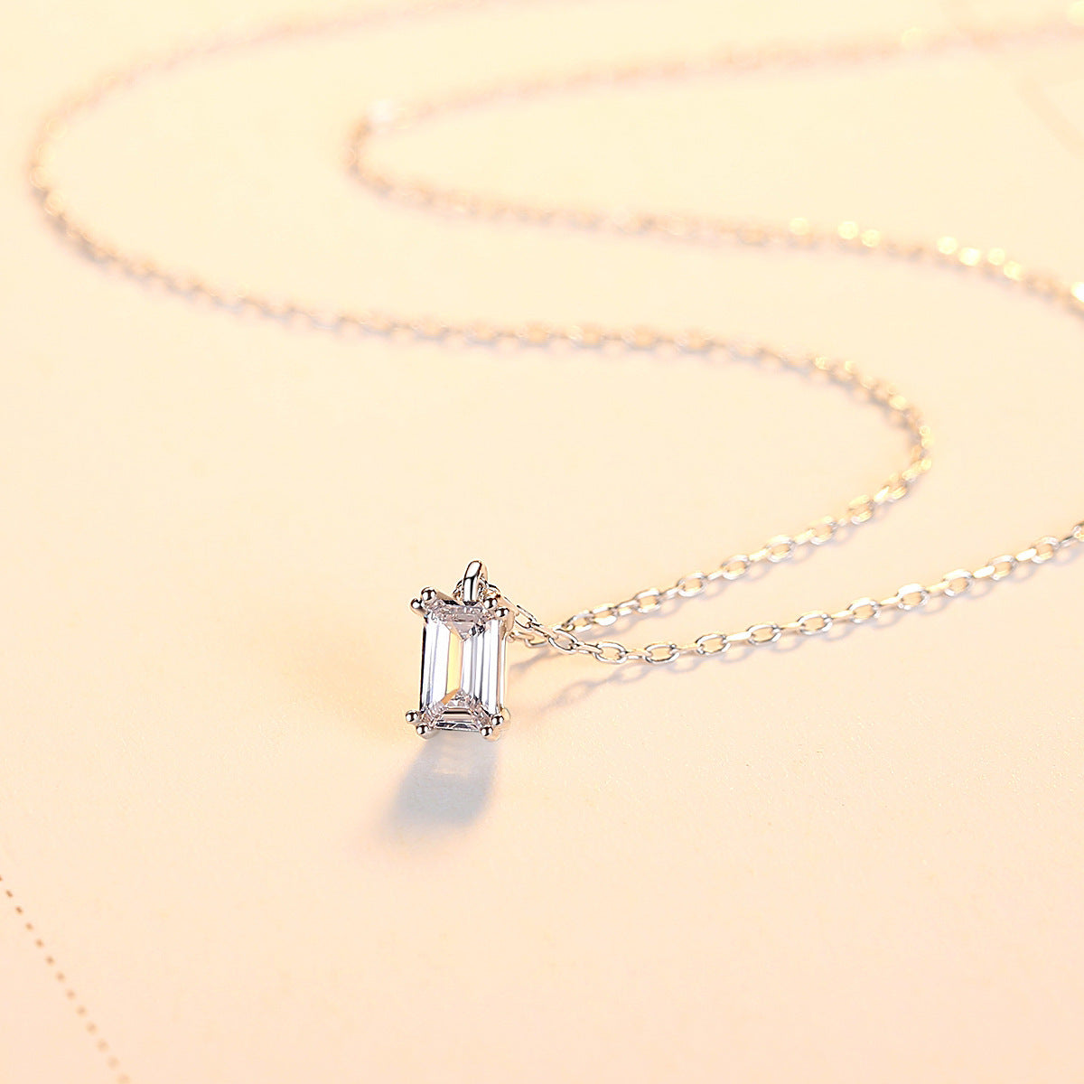 Sterling Silver Pendant Necklace Women Exquisite Emerald Cut Zircon Necklace Jewelry