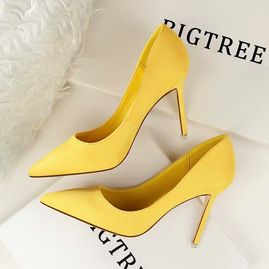 Shallow pointed suede high heels