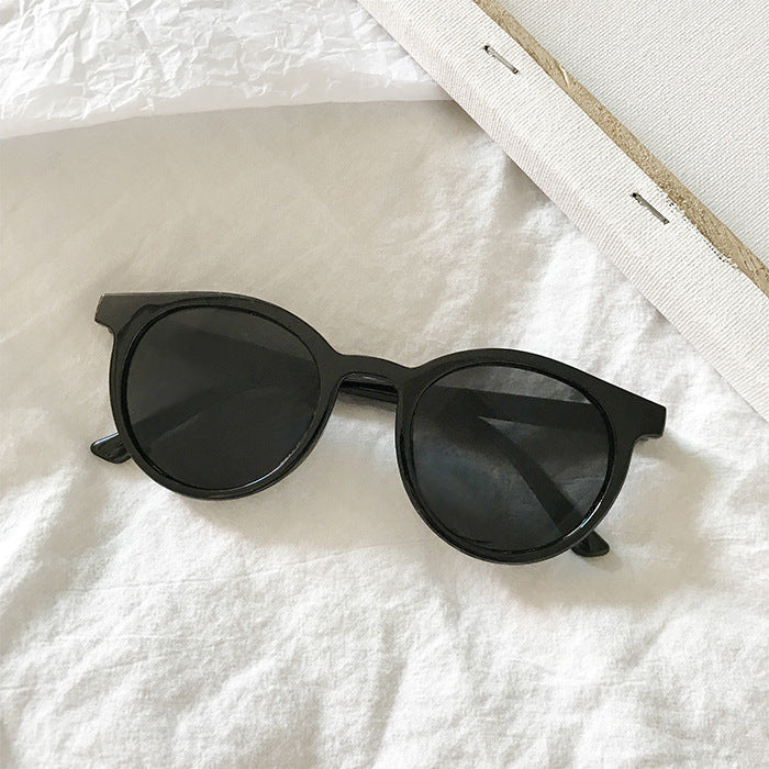 Sunglasses round frame mirror