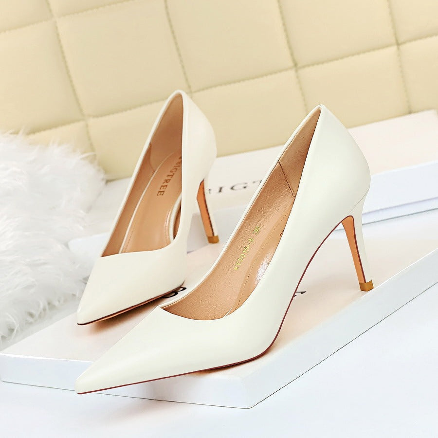 Shallow pointed high heels