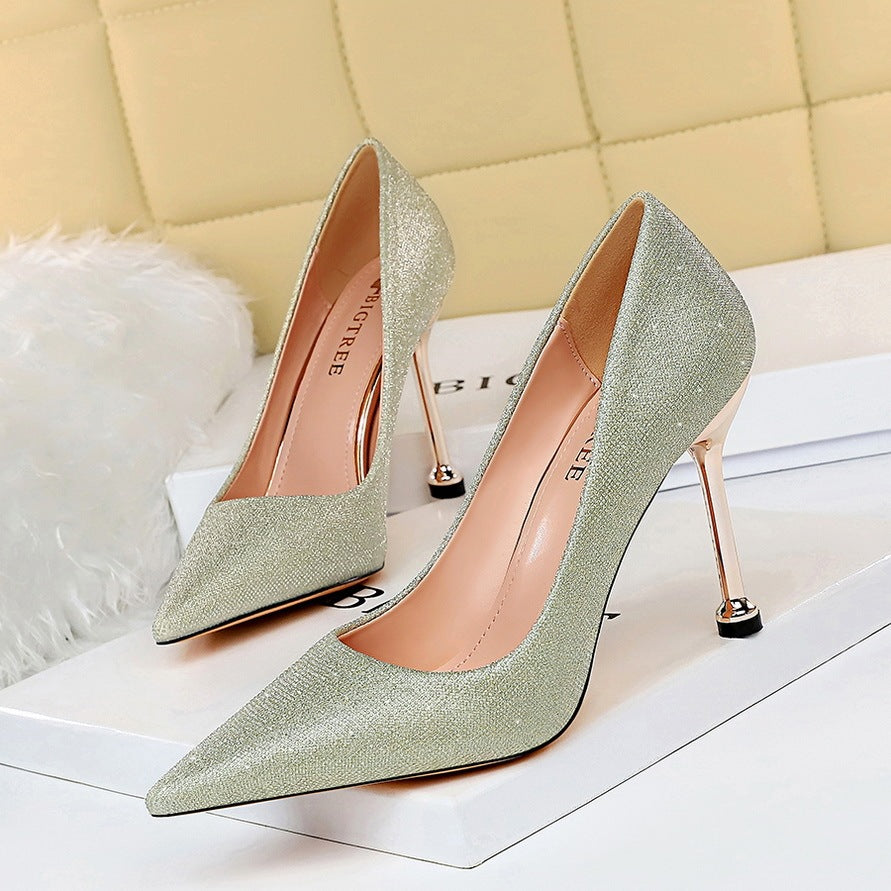 Shallow pointed toe sparkling high heels